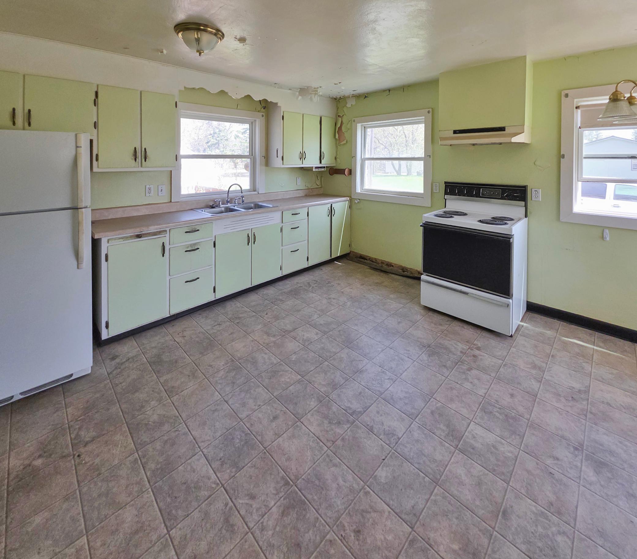 350 River Avenue Property Photo 5