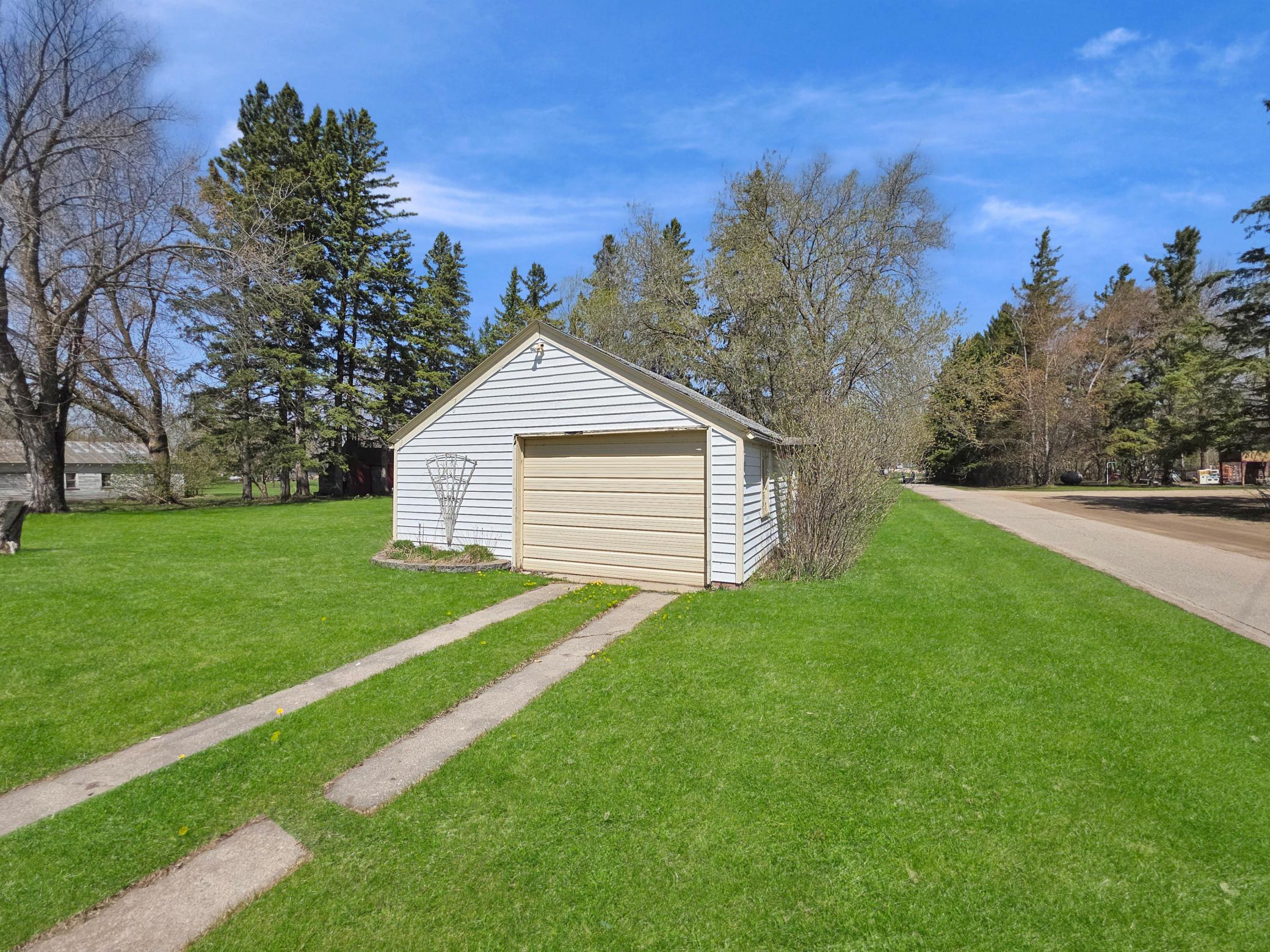 350 River Avenue Property Photo 21