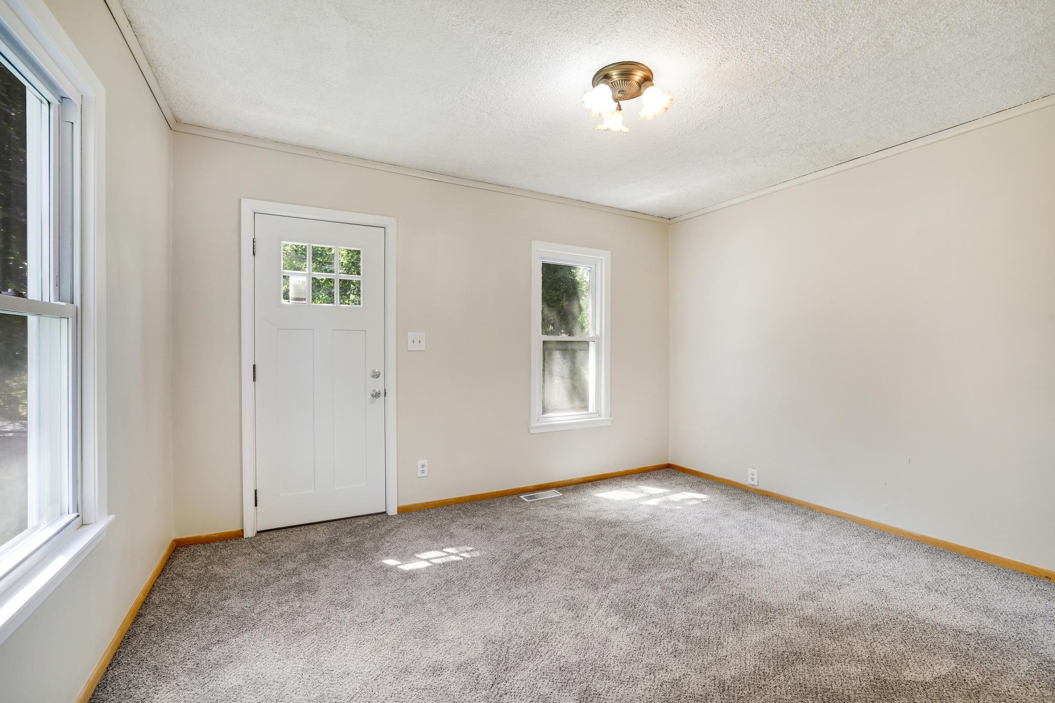 1619 Reaney Avenue Property Photo 4