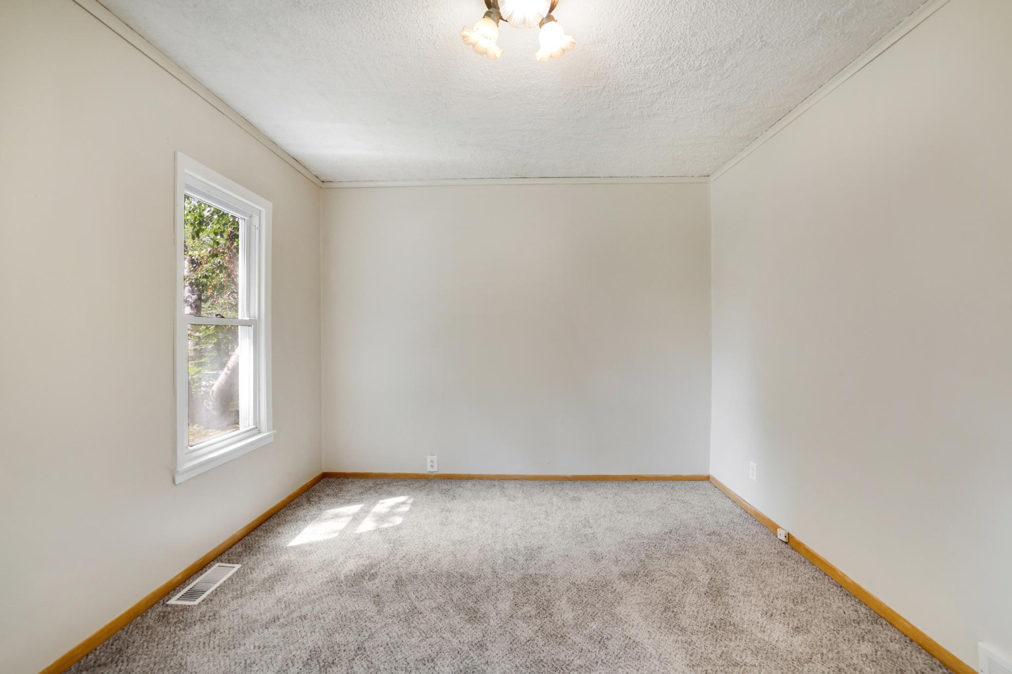 1619 Reaney Avenue Property Photo 6