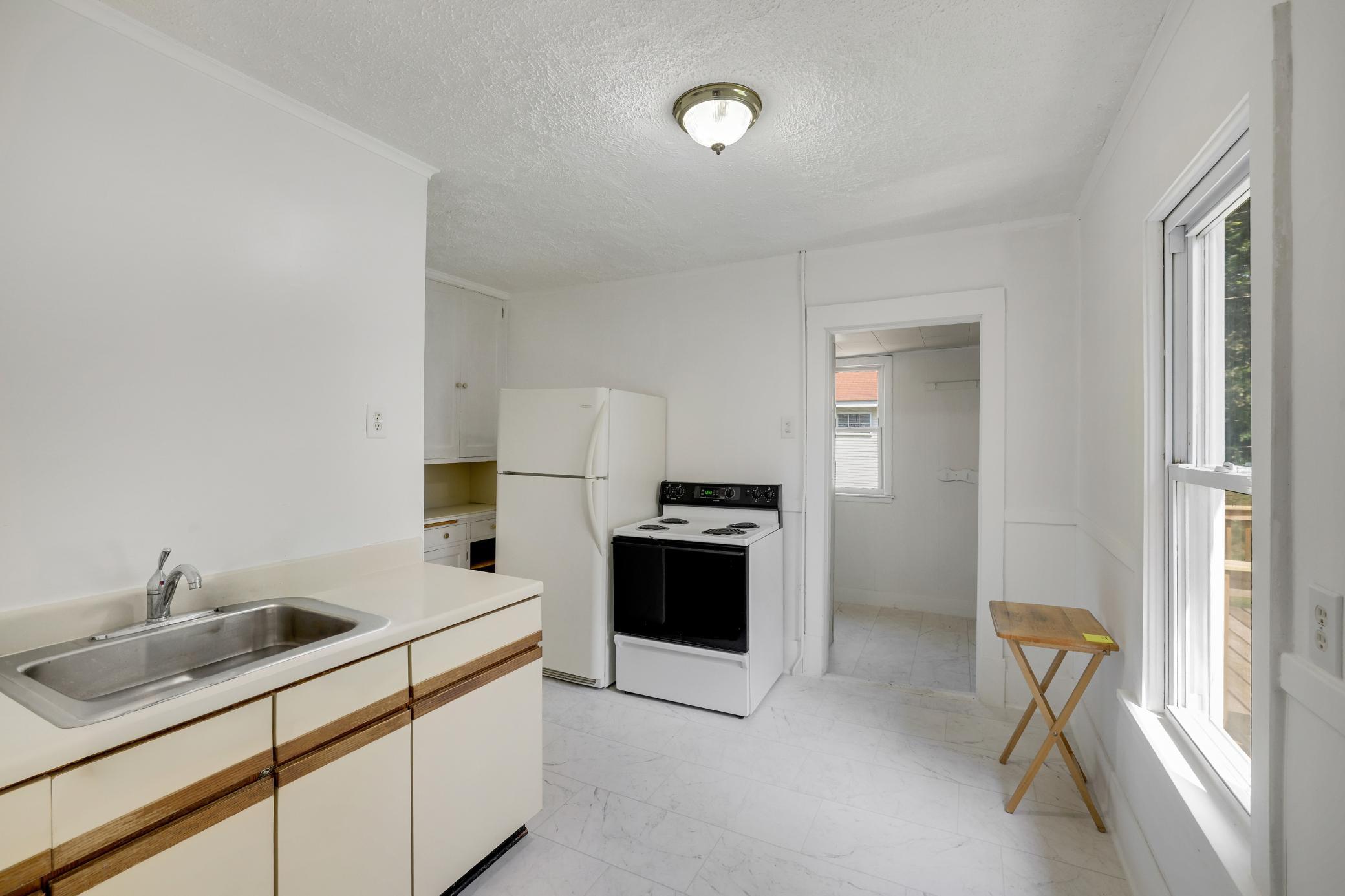 1619 Reaney Avenue Property Photo 7