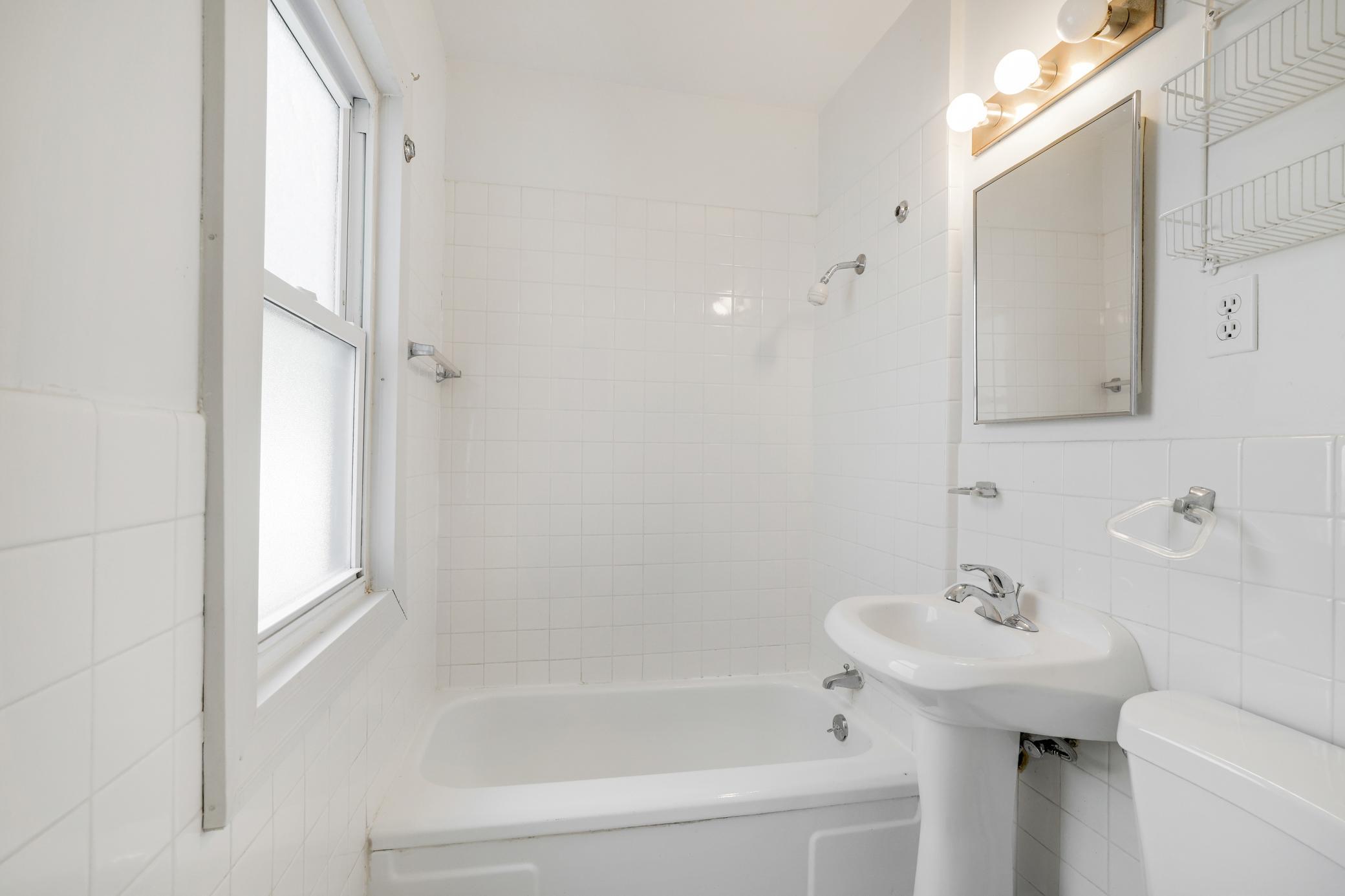1619 Reaney Avenue Property Photo 12
