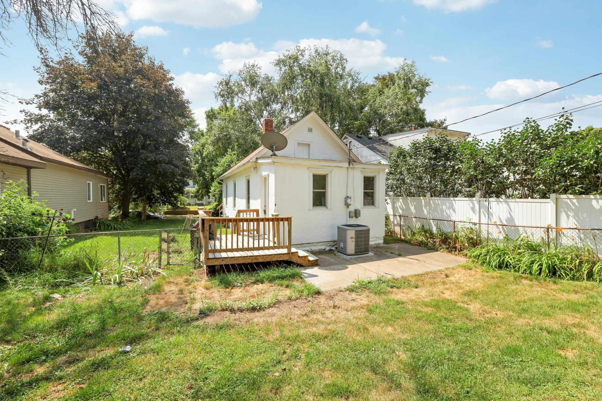 1619 Reaney Avenue Property Photo 19
