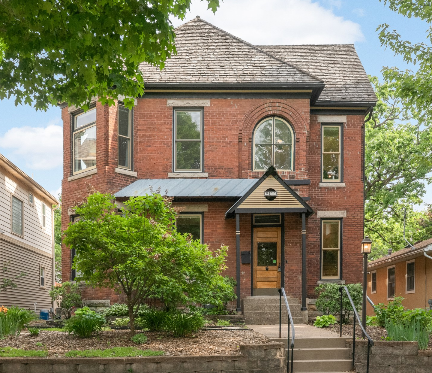 2116 Lincoln Avenue Property Photo 1