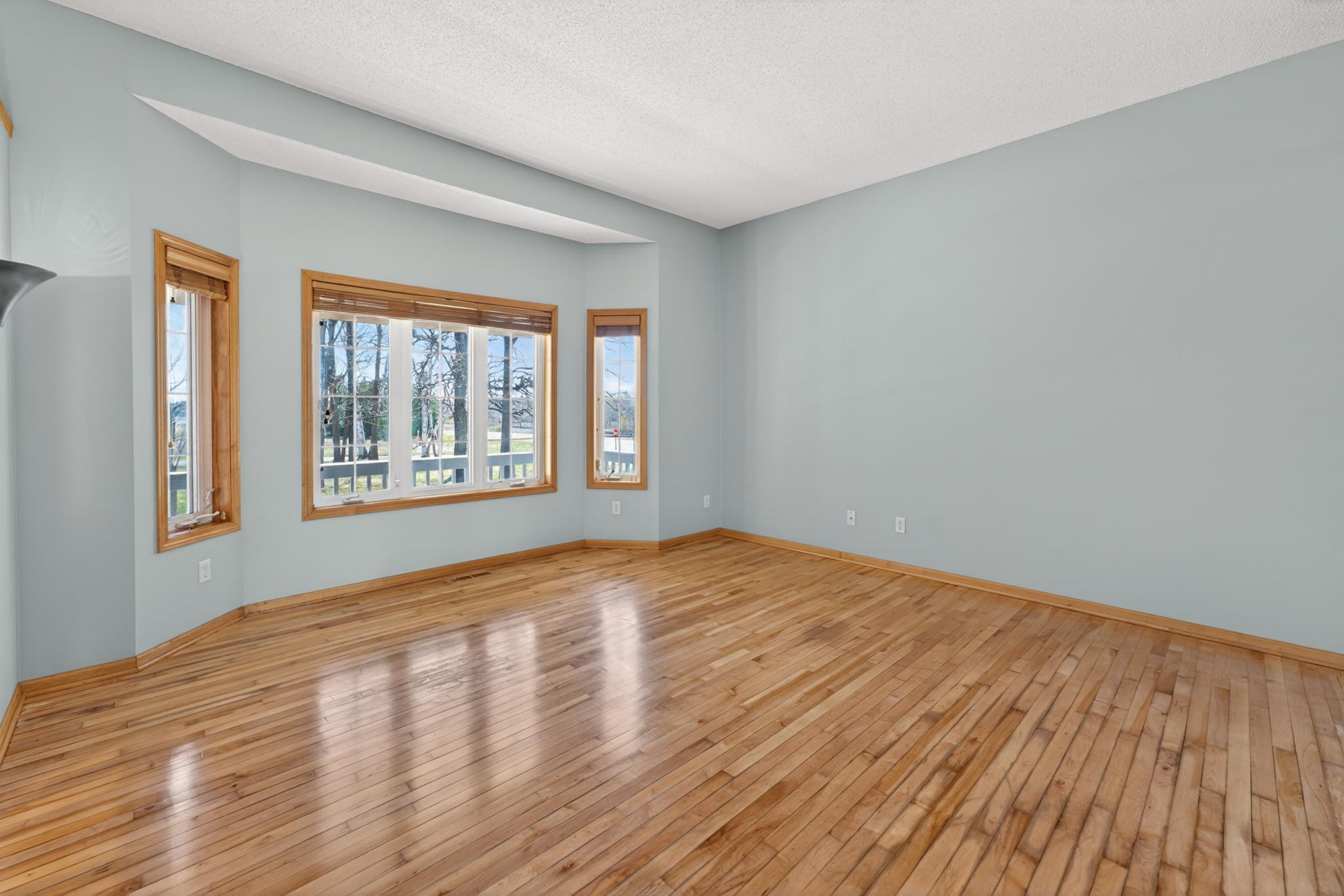 101 Carriage Hill Drive E Property Photo 6