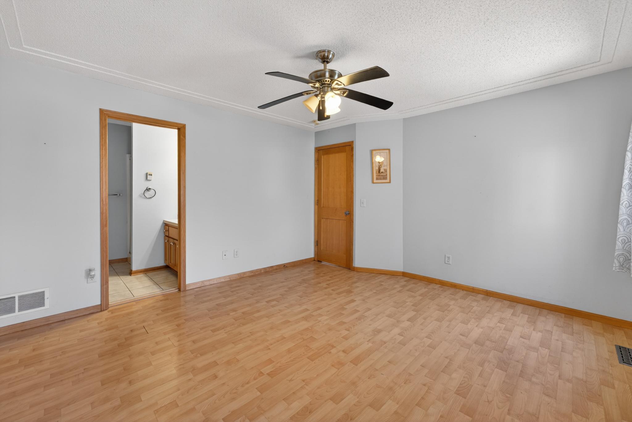 101 Carriage Hill Drive E Property Photo 15