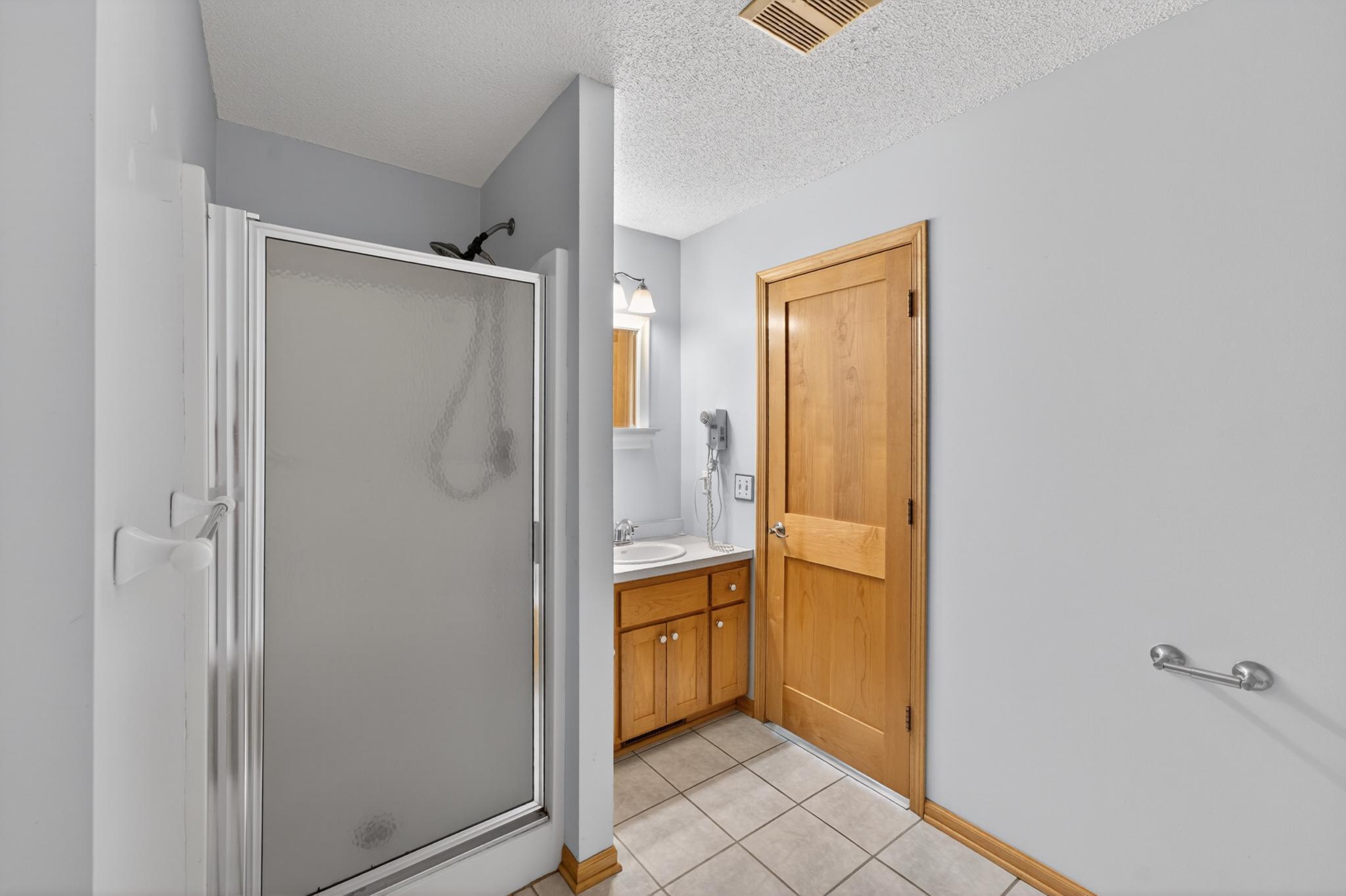 101 Carriage Hill Drive E Property Photo 17