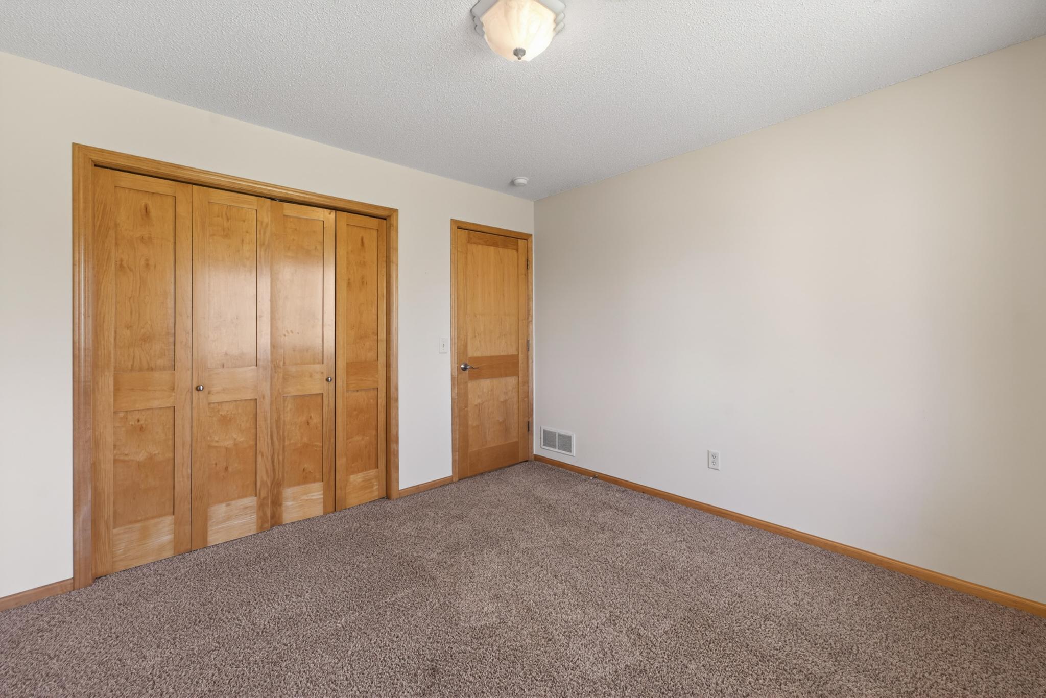 101 Carriage Hill Drive E Property Photo 21