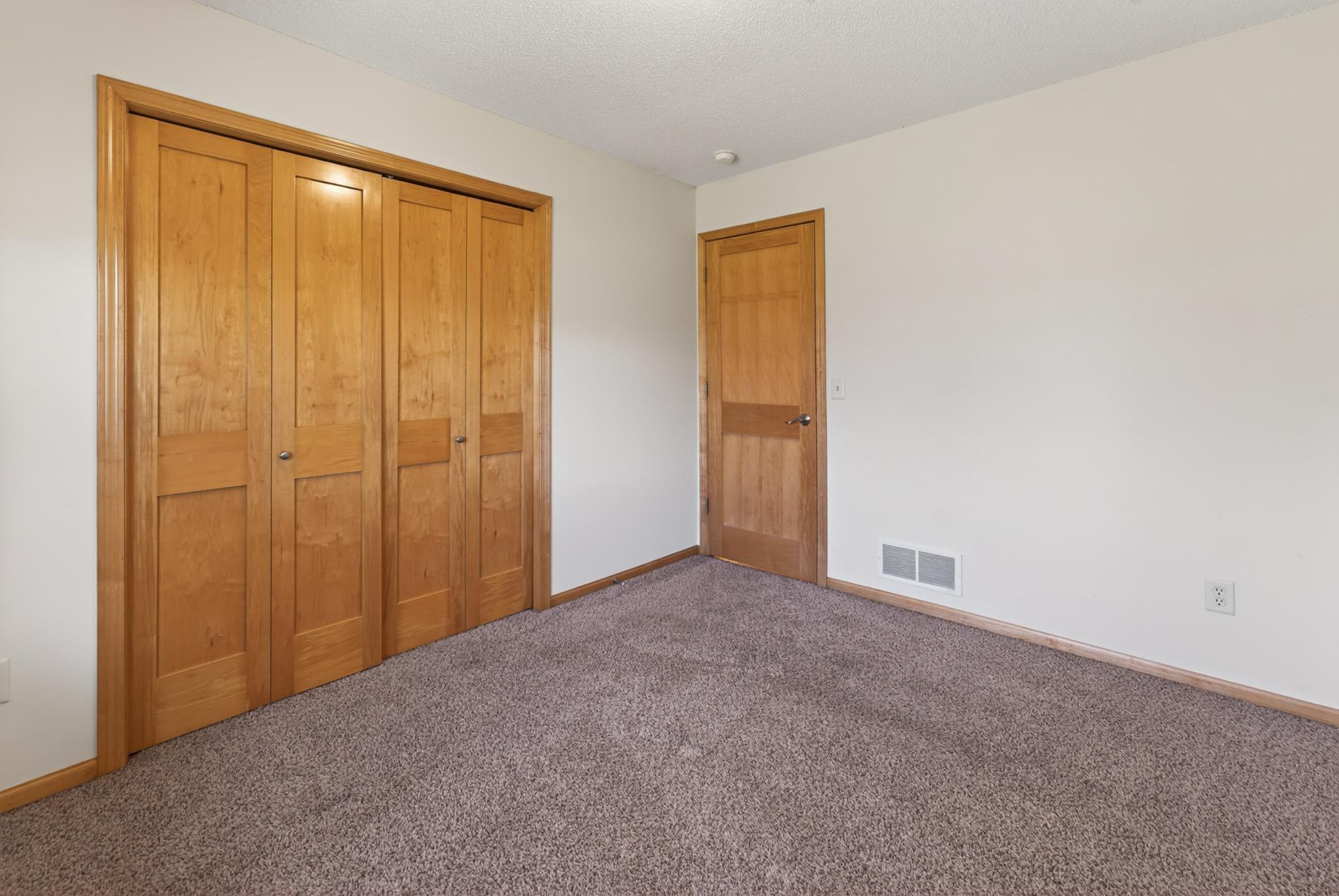 101 Carriage Hill Drive E Property Photo 24