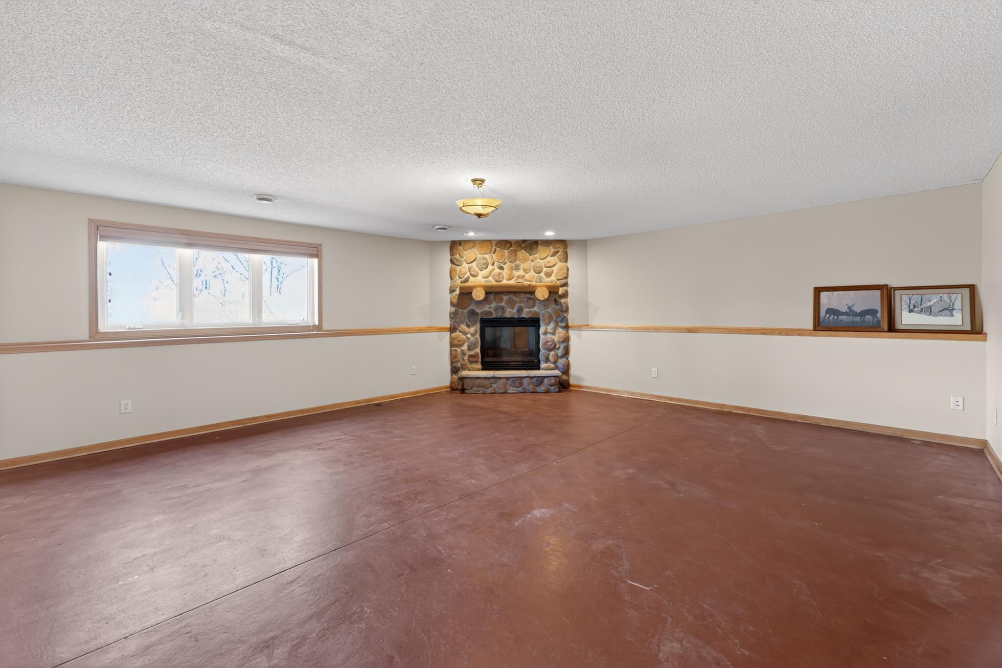 101 Carriage Hill Drive E Property Photo 25