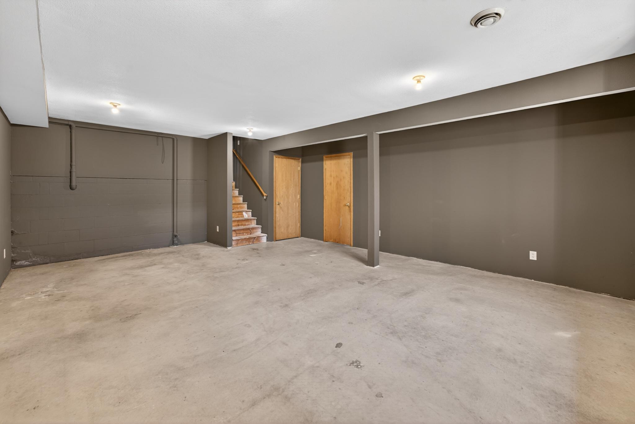101 Carriage Hill Drive E Property Photo 32