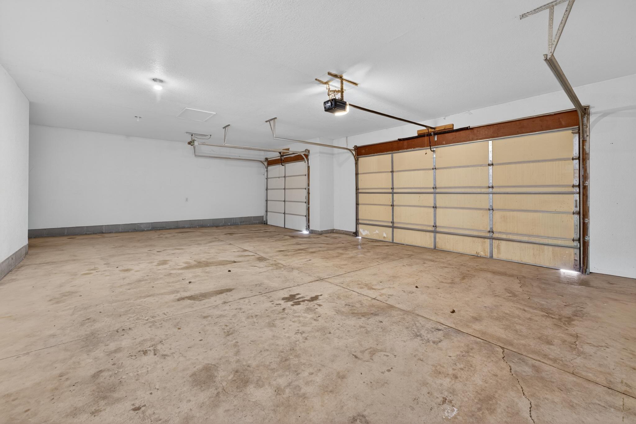 101 Carriage Hill Drive E Property Photo 35