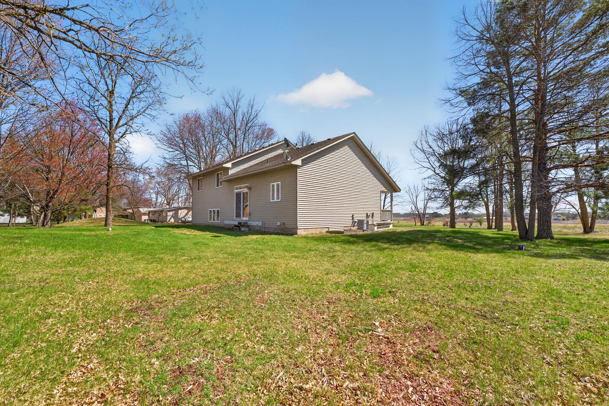 101 Carriage Hill Drive E Property Photo 39
