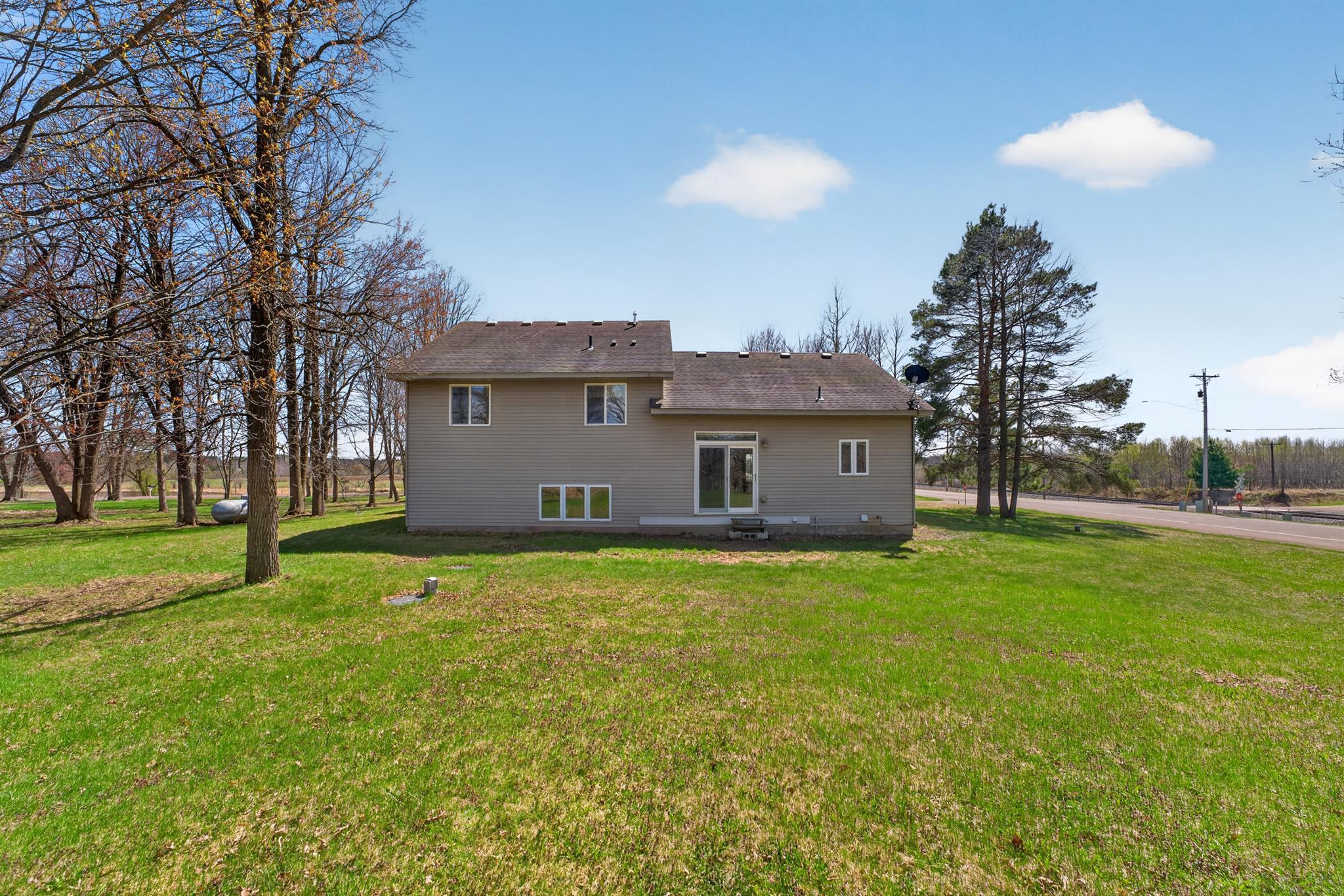 101 Carriage Hill Drive E Property Photo 40