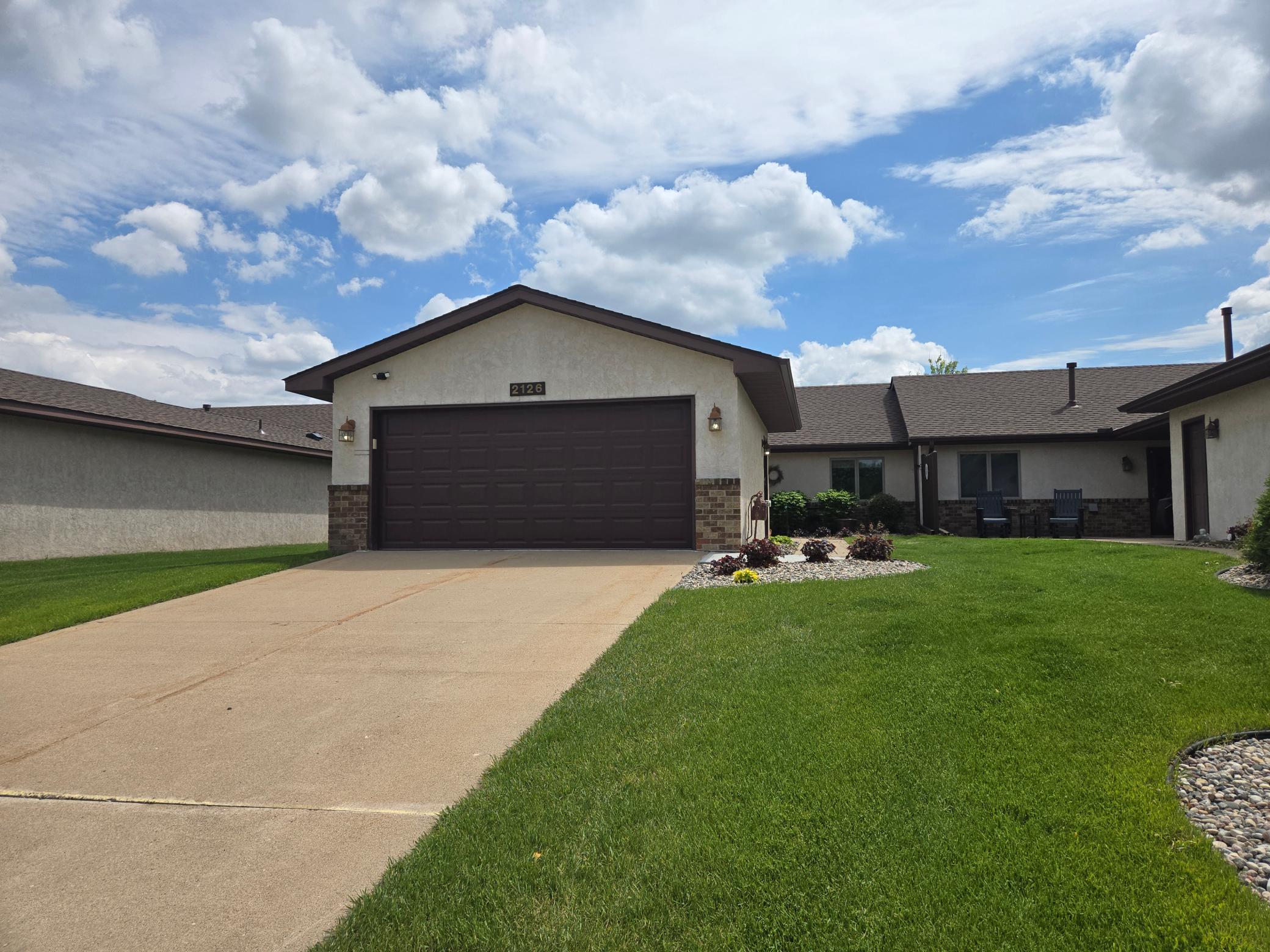 2126 Vierling Drive E Property Photo 1