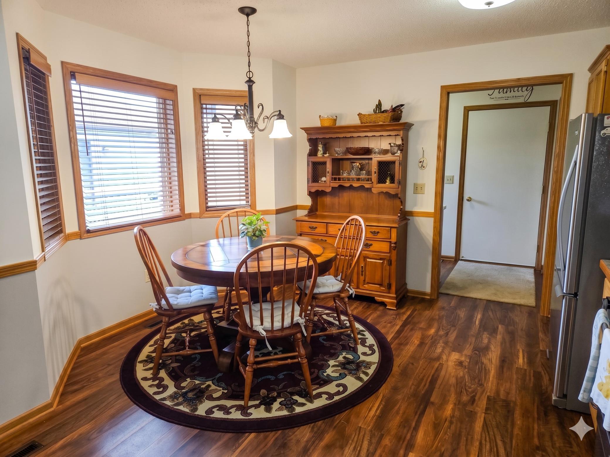 2126 Vierling Drive E Property Photo 5
