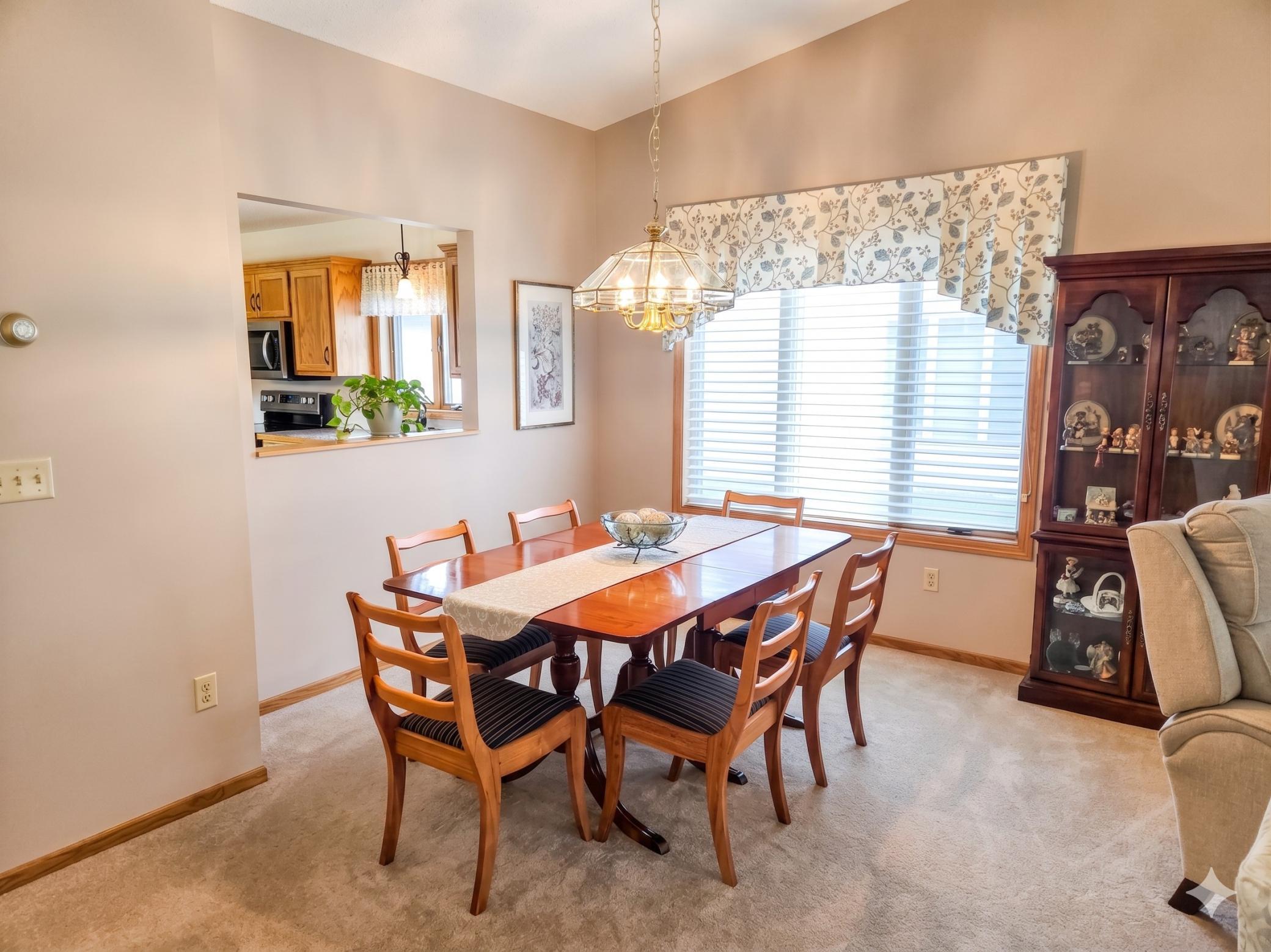 2126 Vierling Drive E Property Photo 10