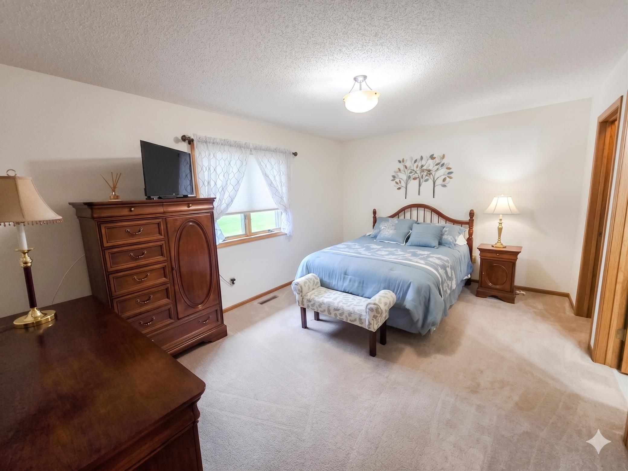 2126 Vierling Drive E Property Photo 13