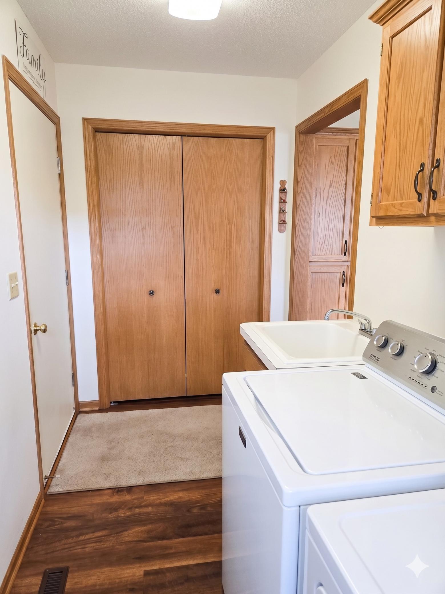 2126 Vierling Drive E Property Photo 20