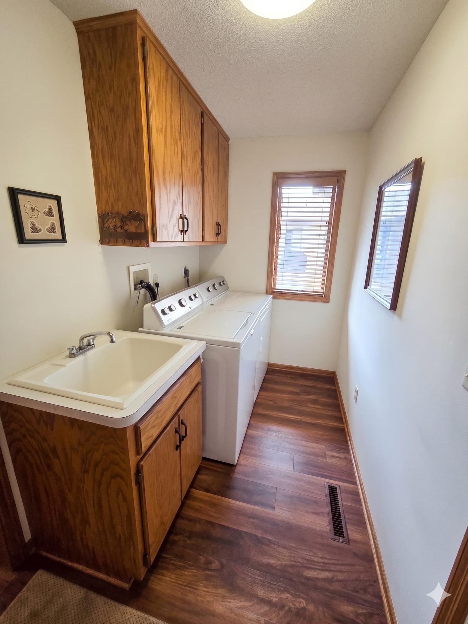 2126 Vierling Drive E Property Photo 21