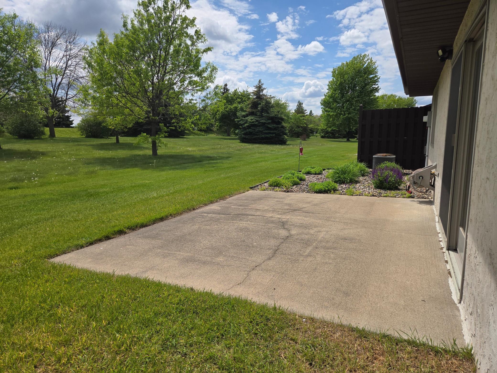 2126 Vierling Drive E Property Photo 22