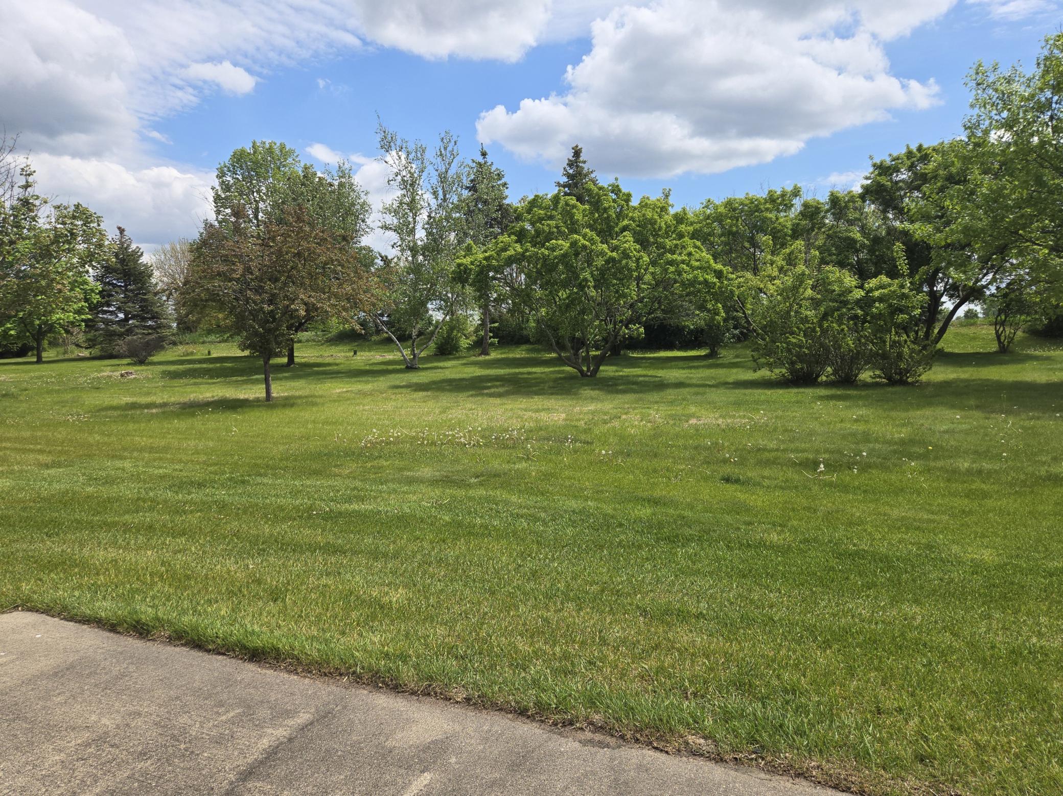 2126 Vierling Drive E Property Photo 23