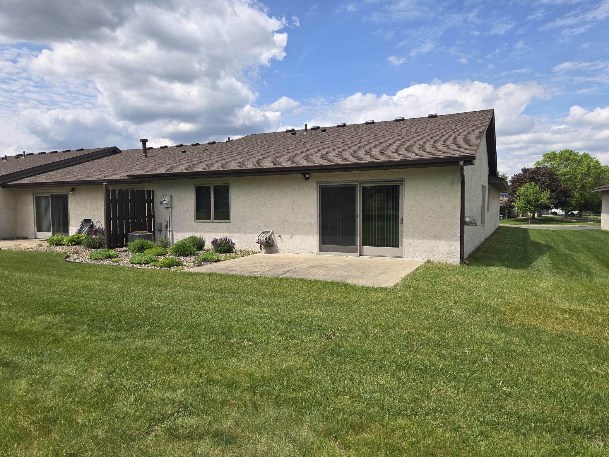 2126 Vierling Drive E Property Photo 25