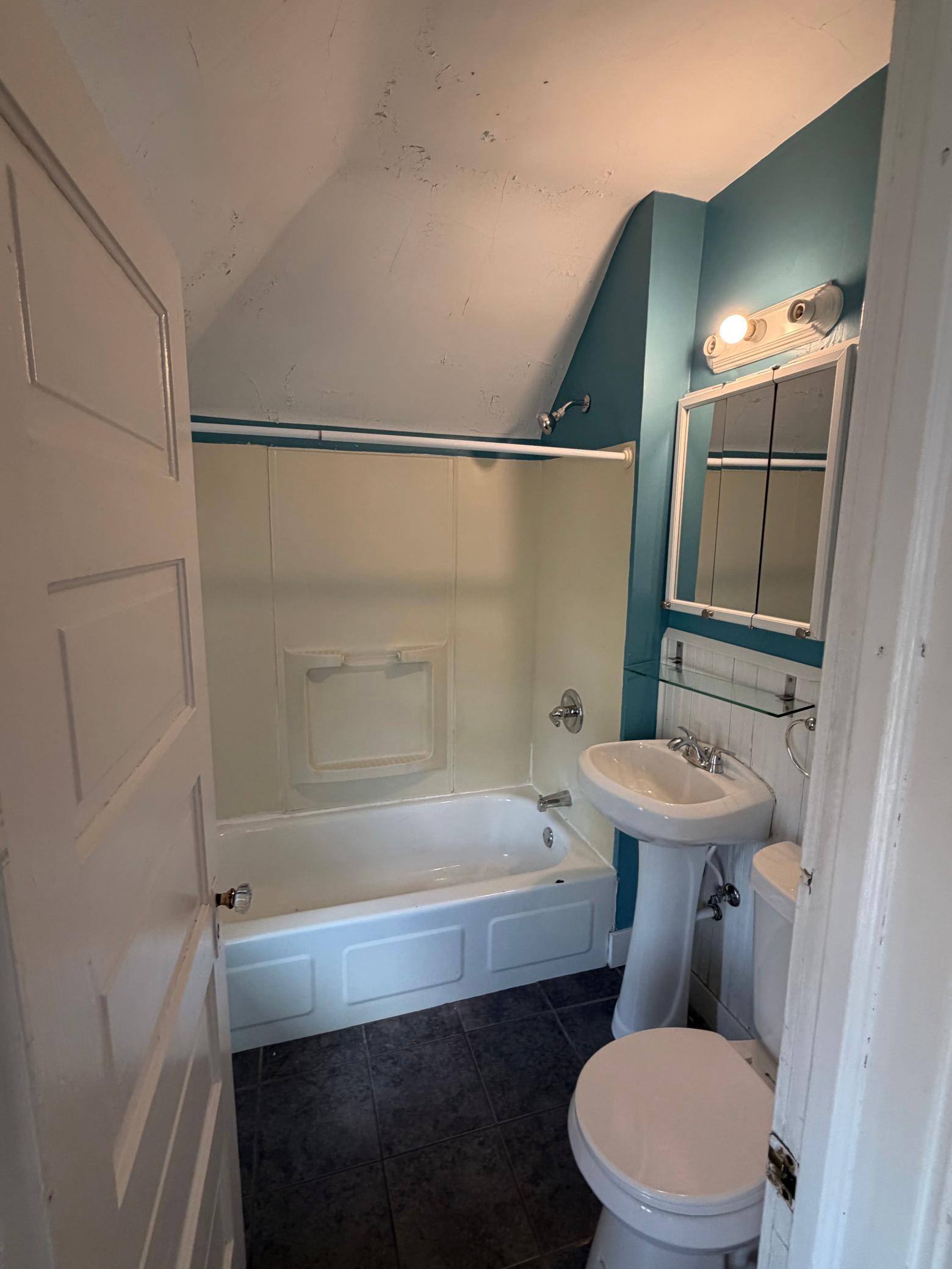 3504 Cedar Avenue S Property Photo 18