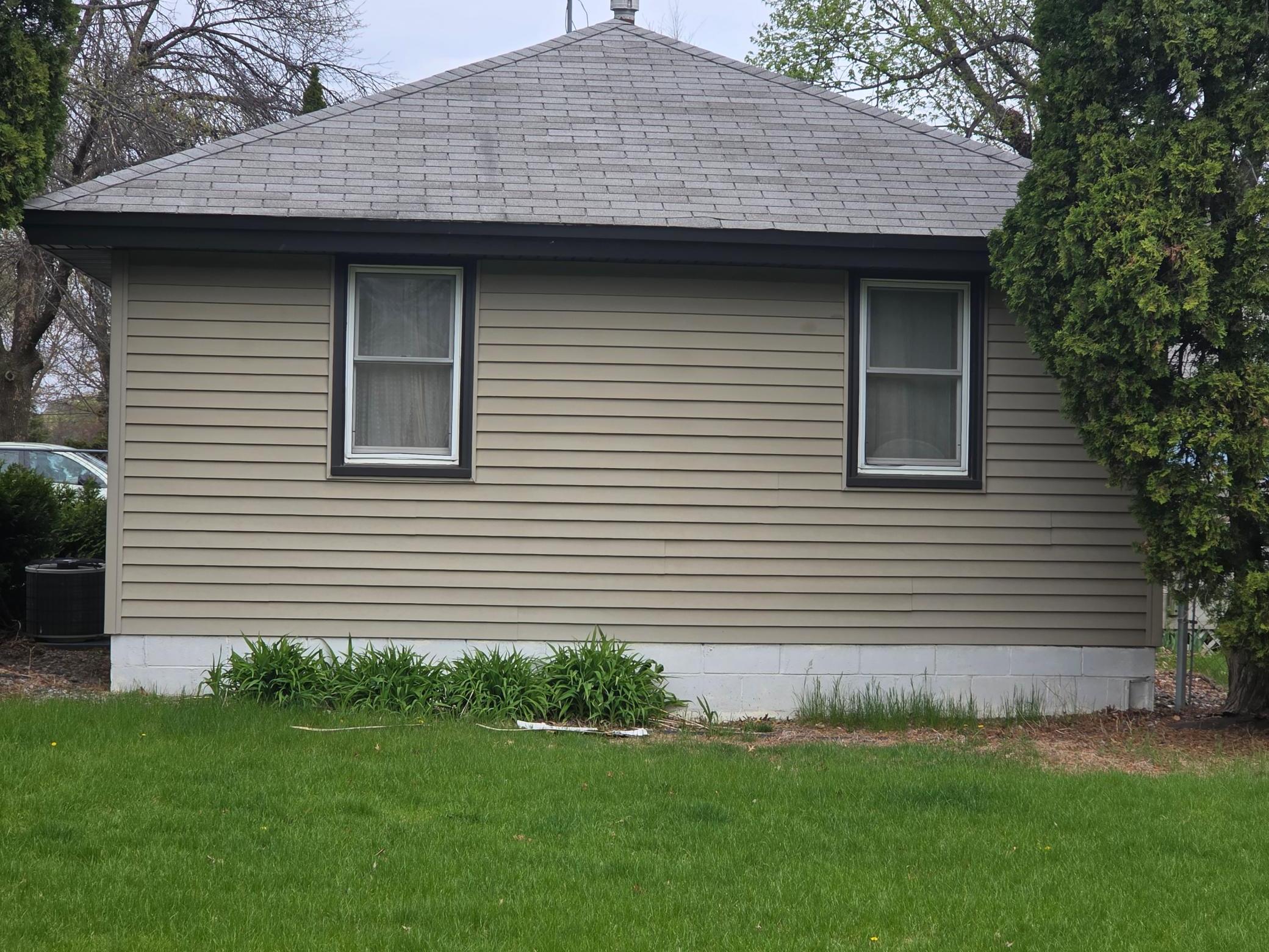 6800 Perry Avenue N Property Photo 4