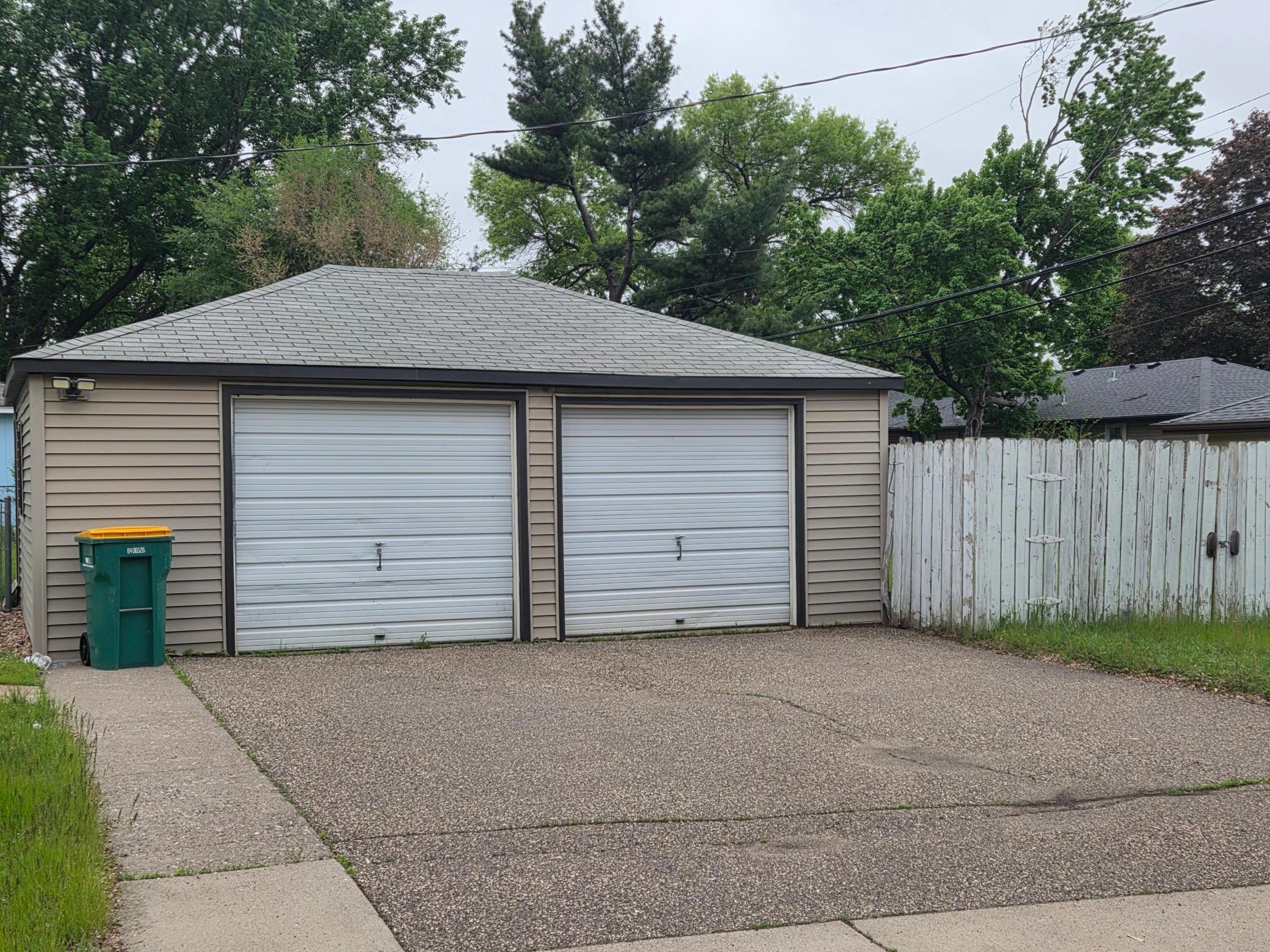 6800 Perry Avenue N Property Photo 9