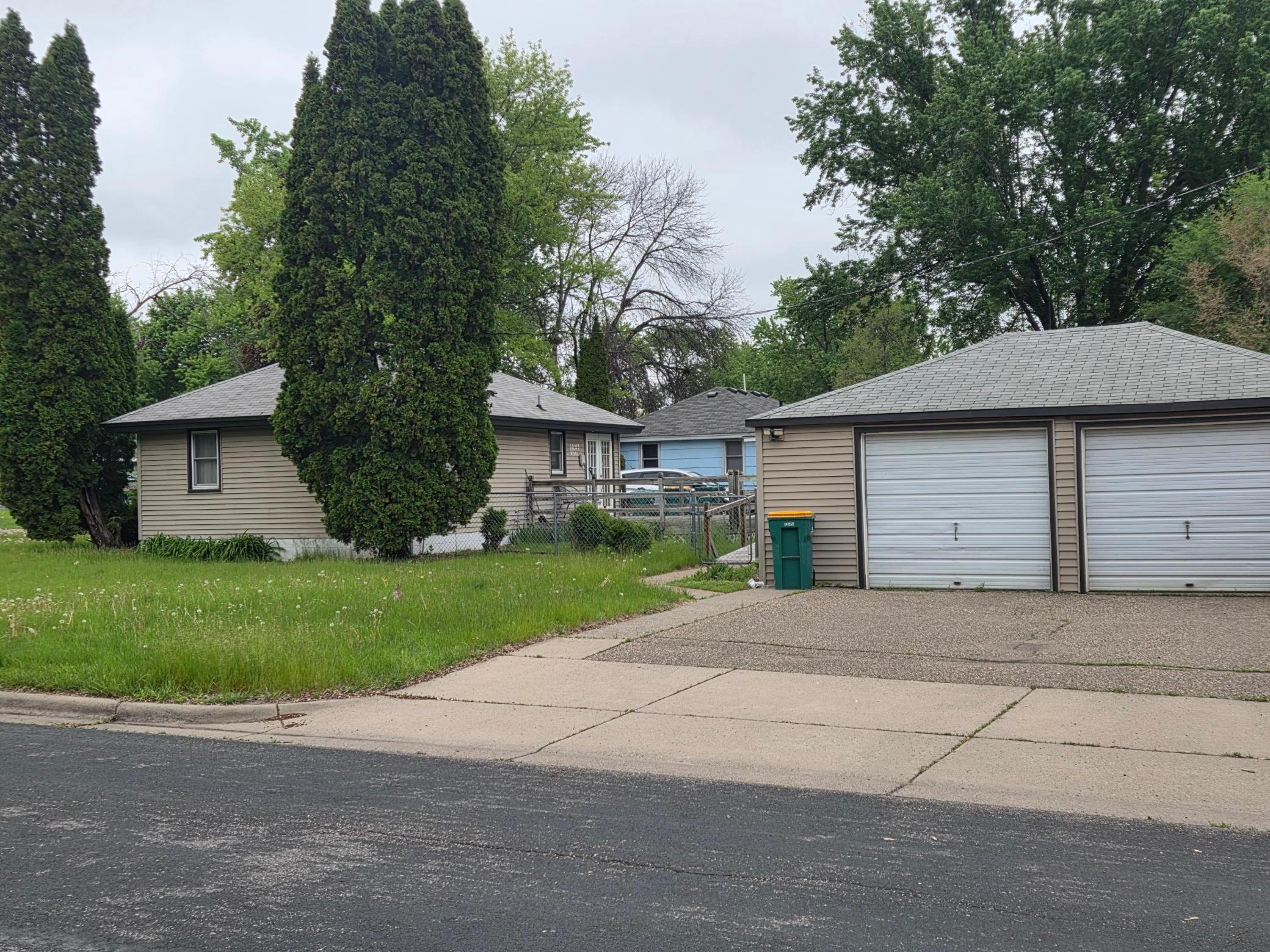 6800 Perry Avenue N Property Photo 10