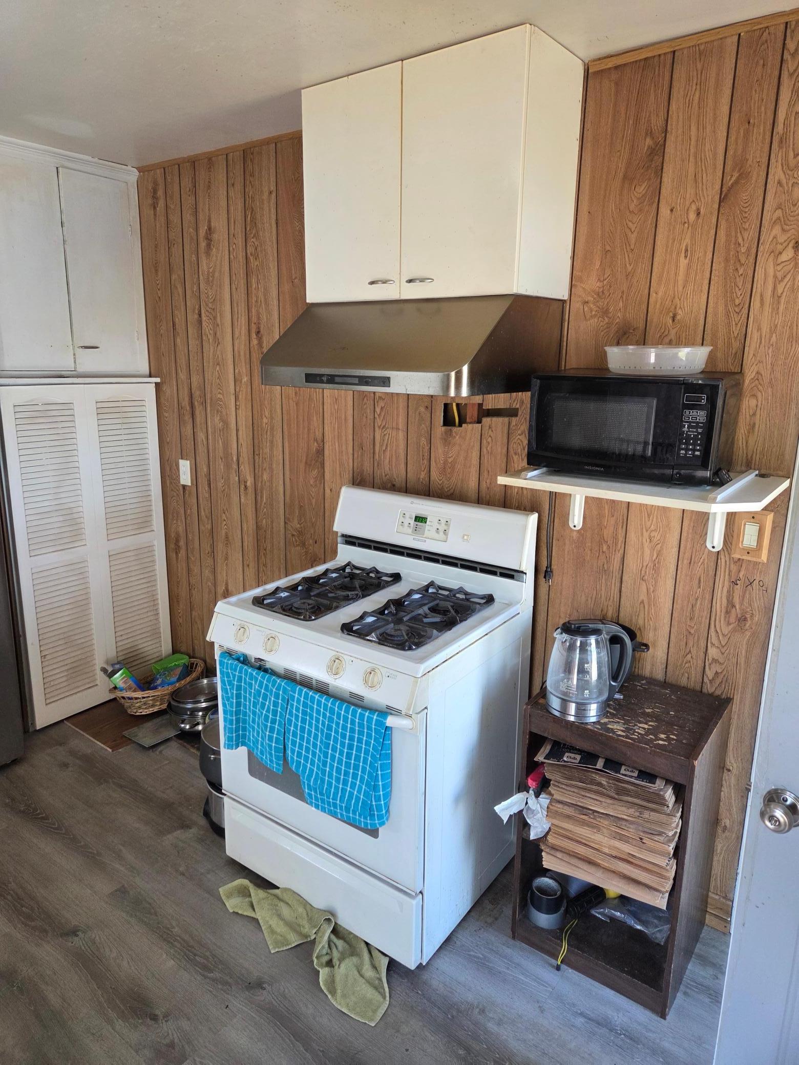 6800 Perry Avenue N Property Photo 13