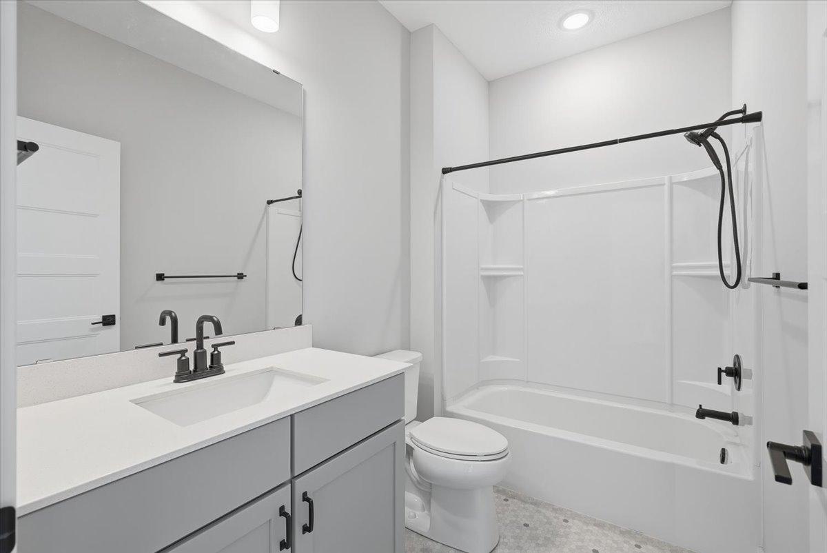 634 Elizabeth Way Property Photo 19