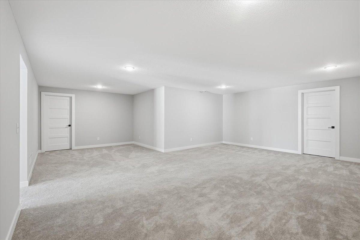 634 Elizabeth Way Property Photo 22