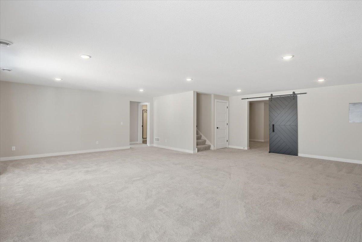 634 Elizabeth Way Property Photo 24
