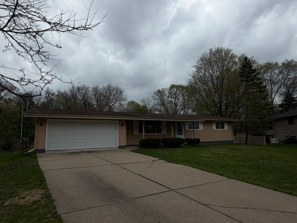 19115 Homestead Circle Property Photo 1