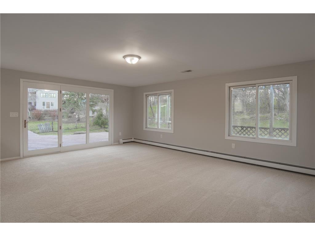 19115 Homestead Circle Property Photo 3