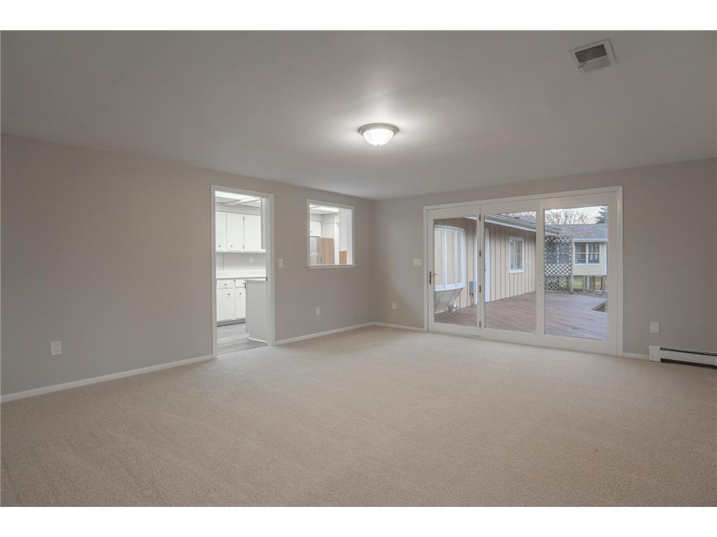 19115 Homestead Circle Property Photo 5