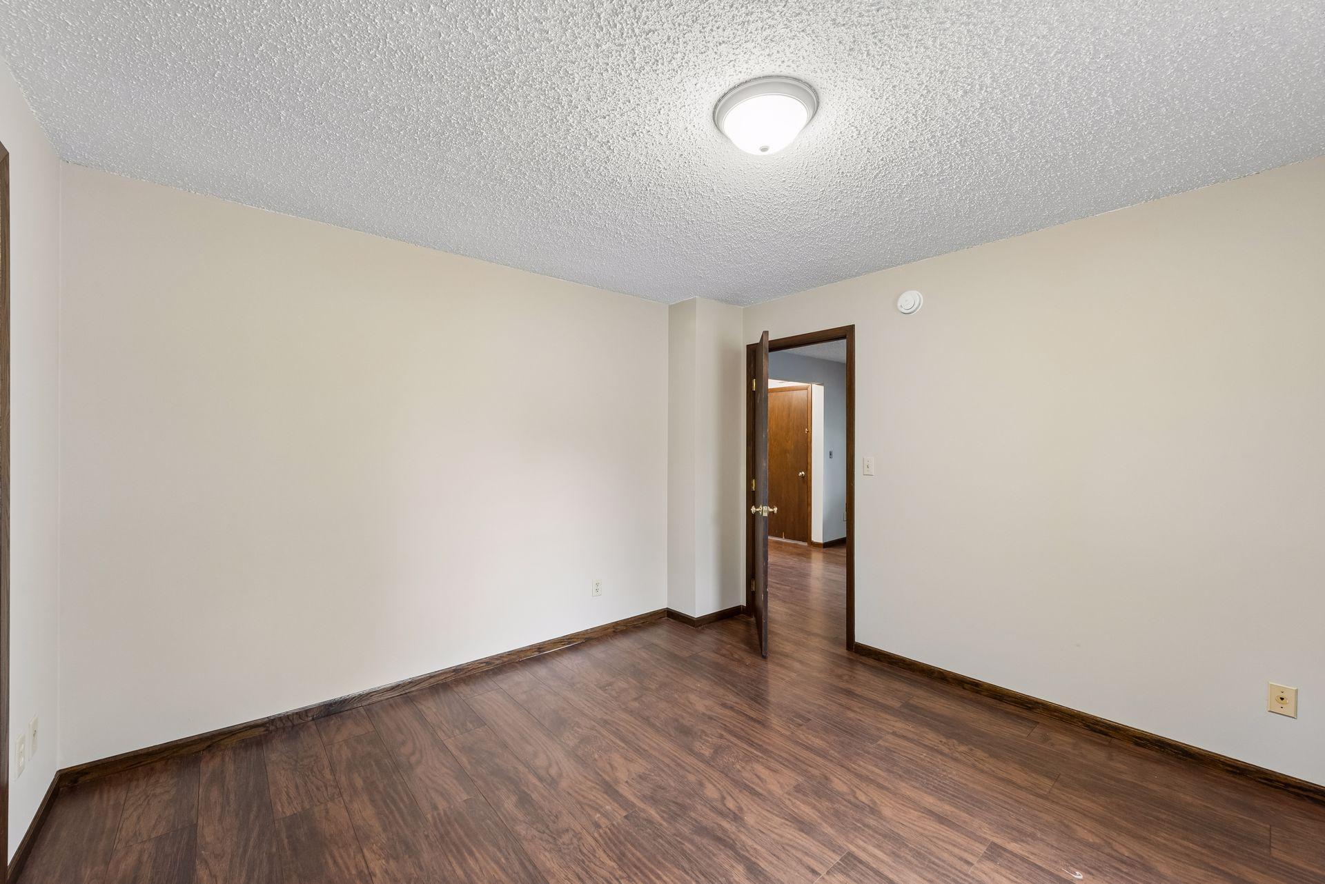 1282 Hewitt Ave Property Photo 18