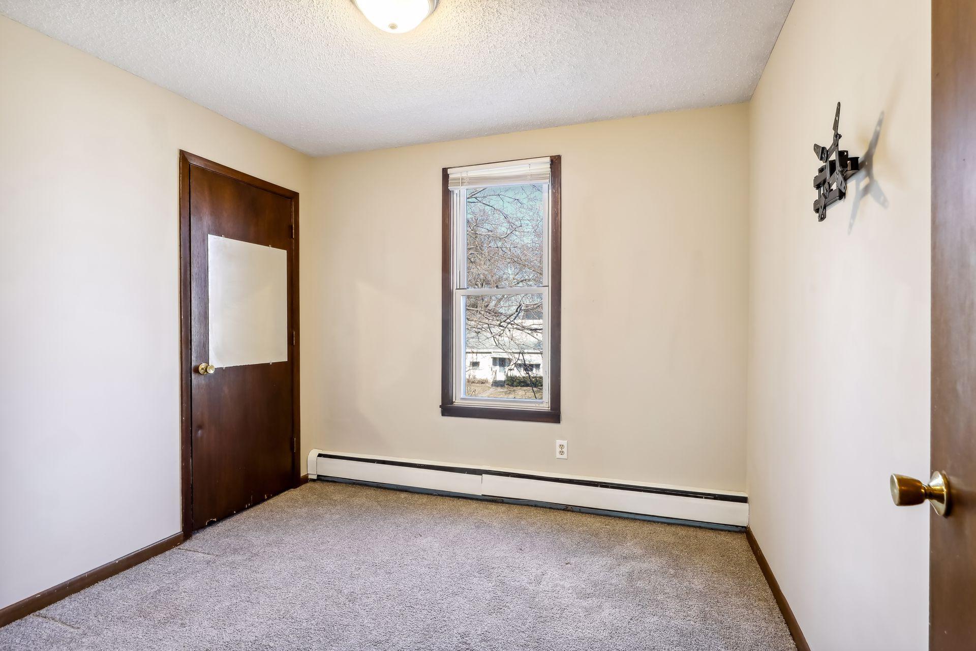 1282 Hewitt Ave Property Photo 25