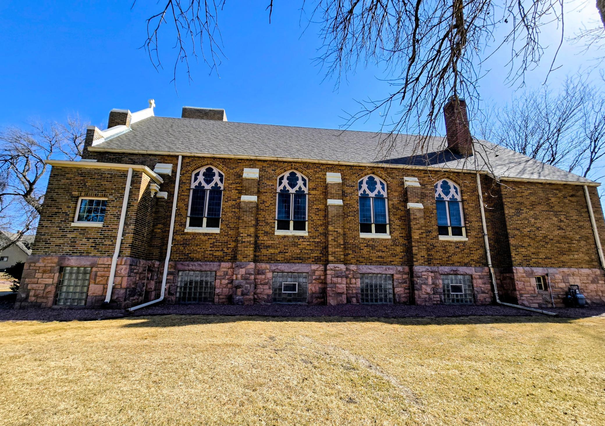 409 Wall Street E Property Photo 4