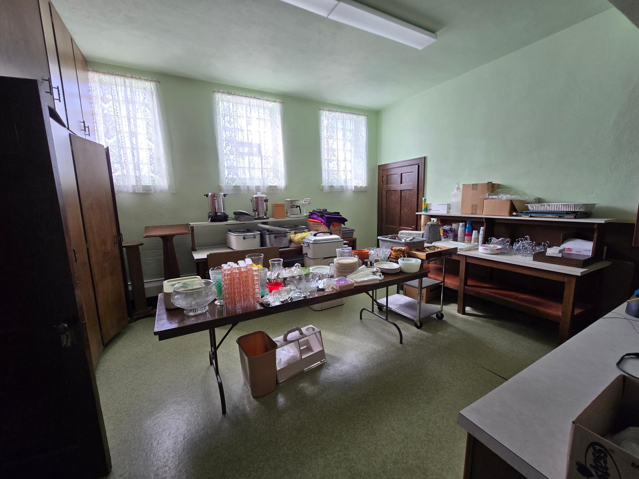 409 Wall Street E Property Photo 16