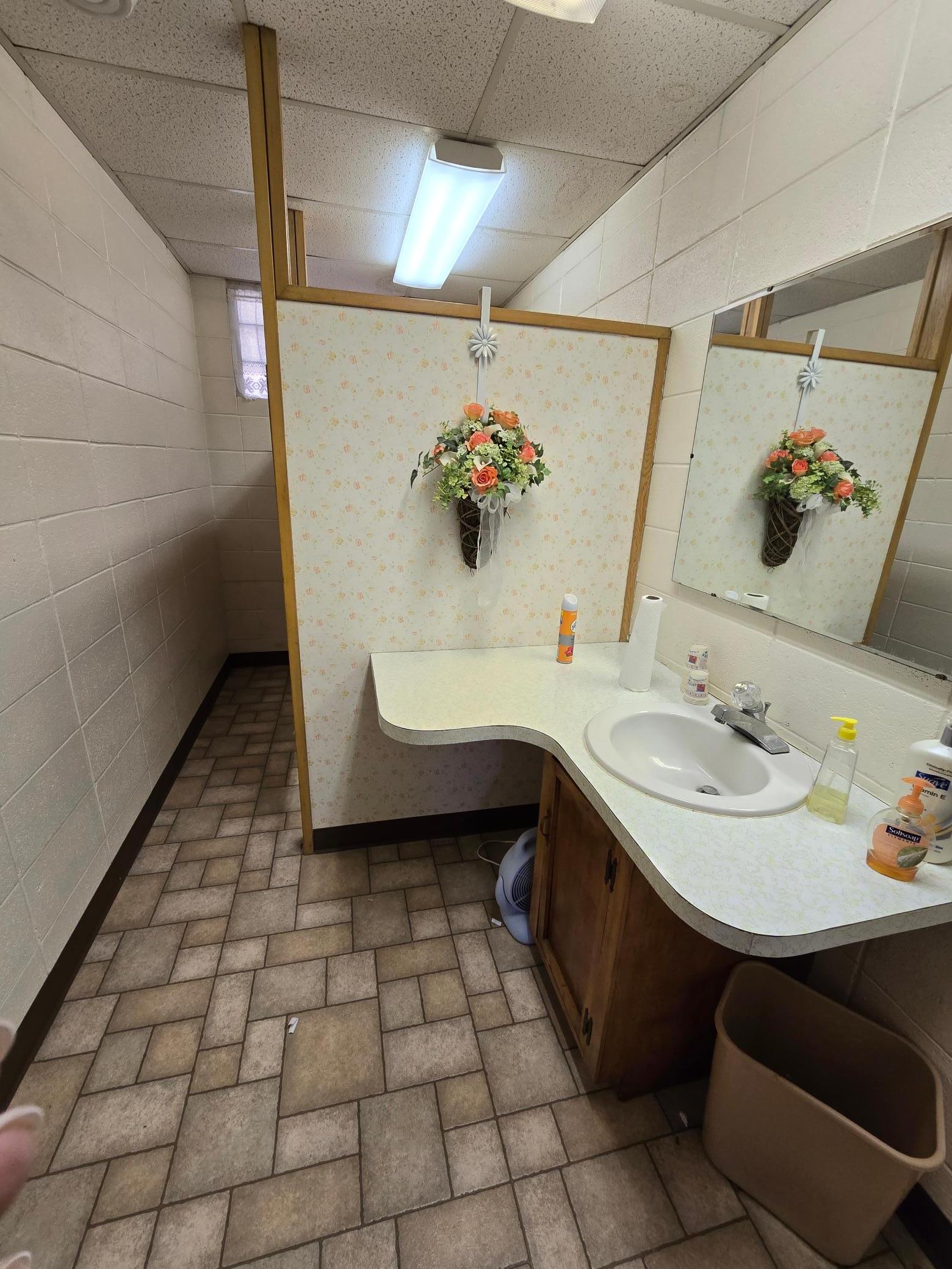 409 Wall Street E Property Photo 23