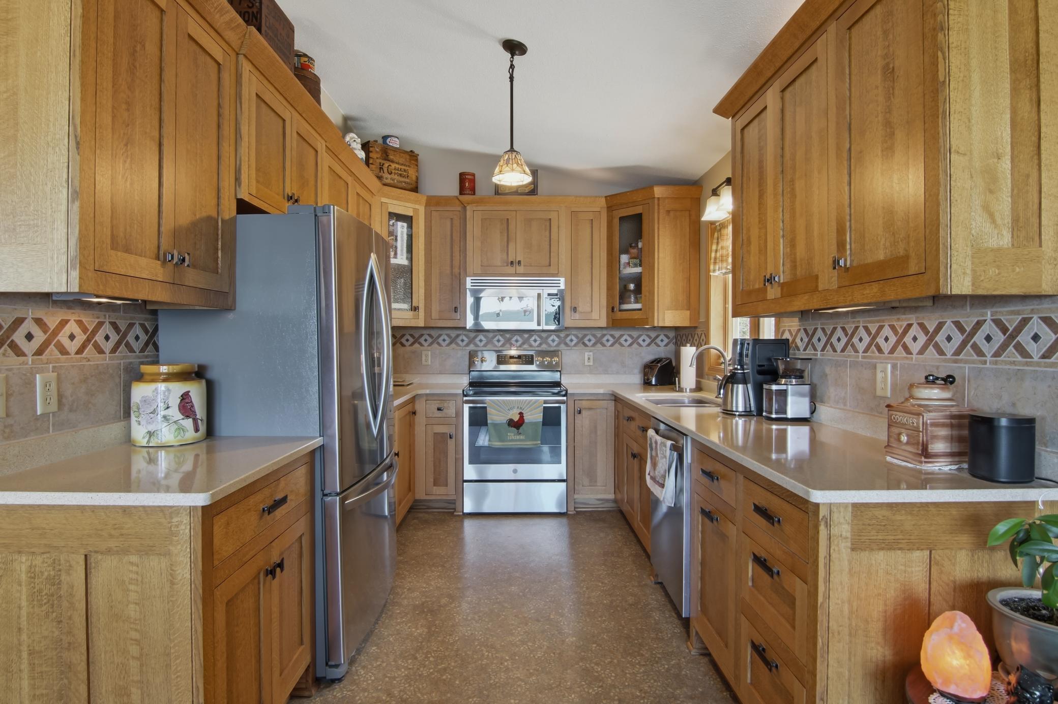 544 Bennett Avenue Property Photo 19