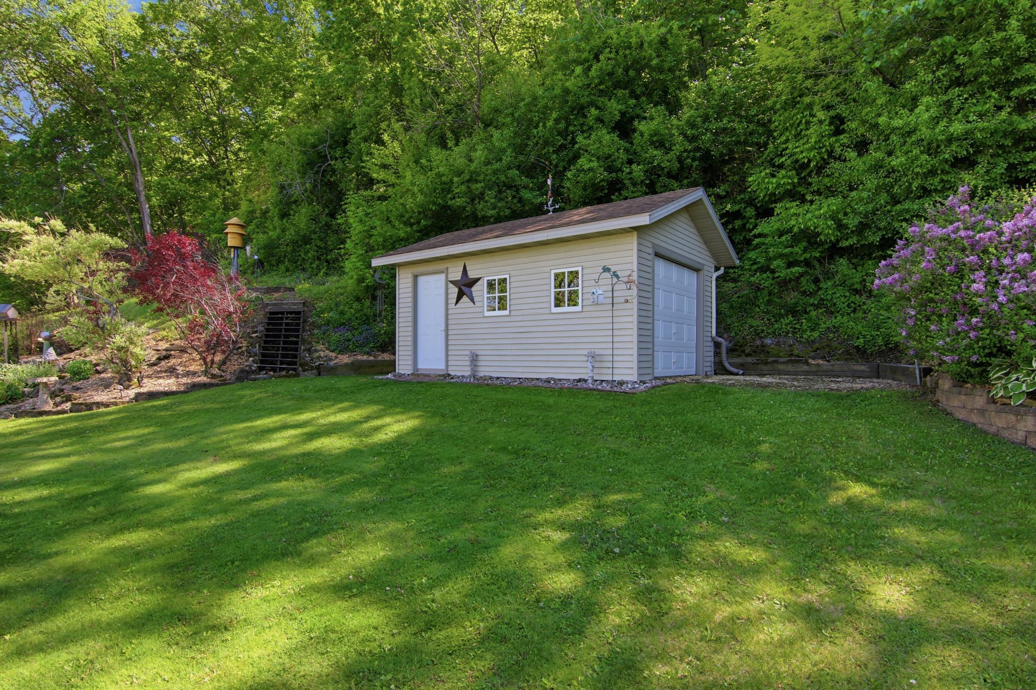 544 Bennett Avenue Property Photo 49