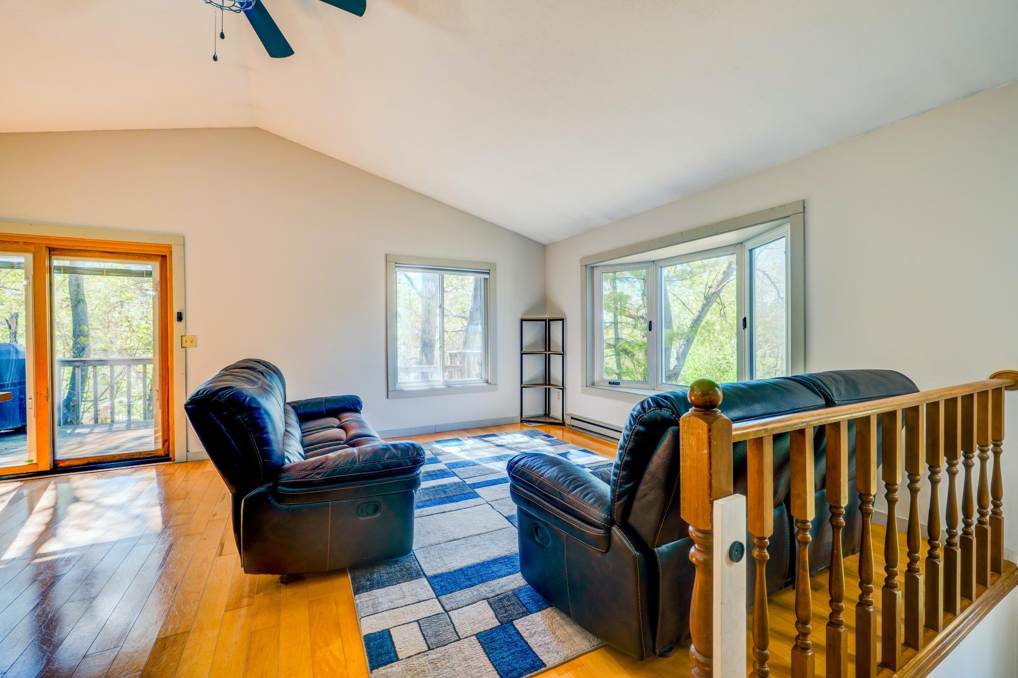 101 Summit Avenue W Property Photo 5