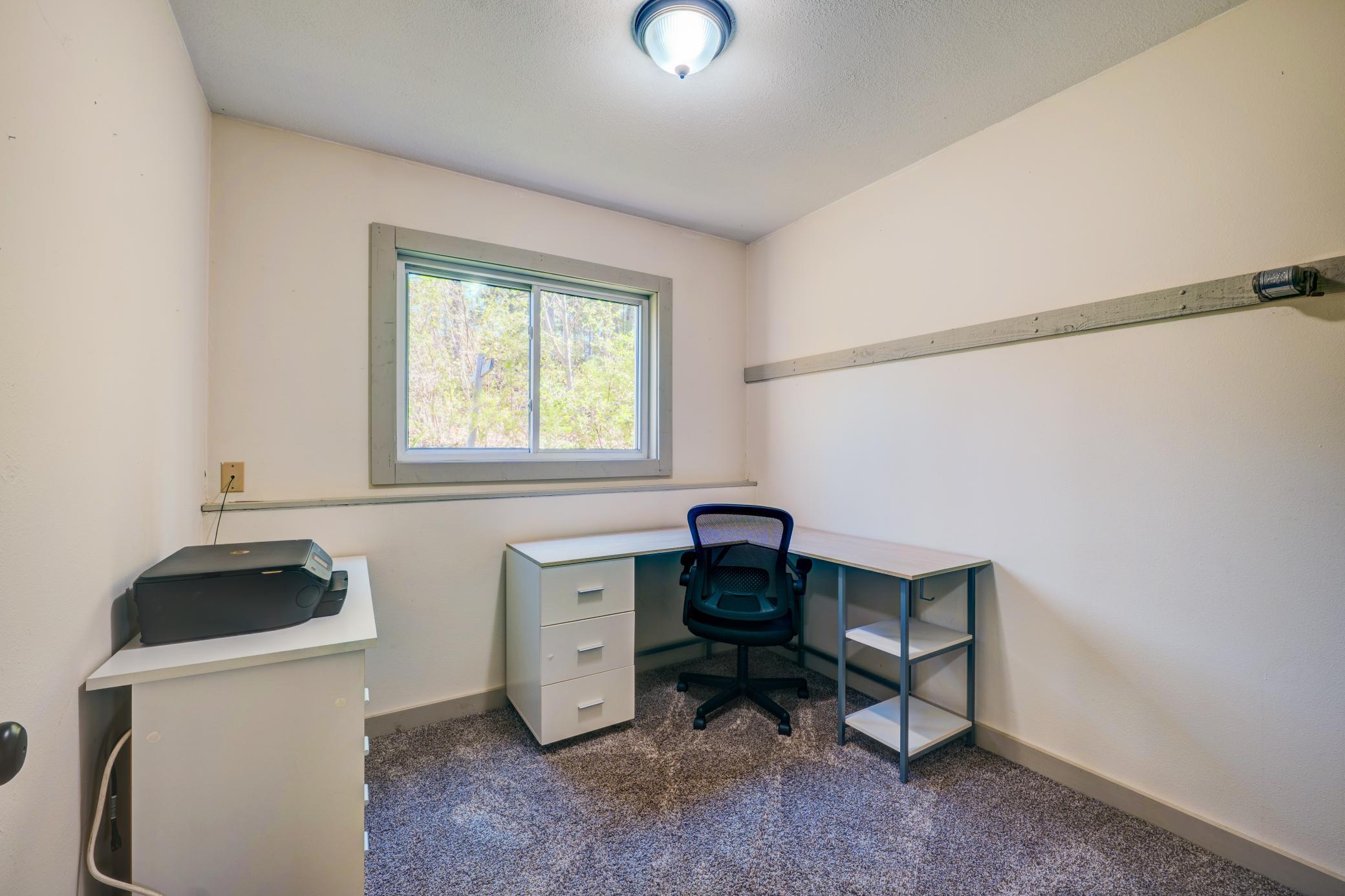 101 Summit Avenue W Property Photo 23