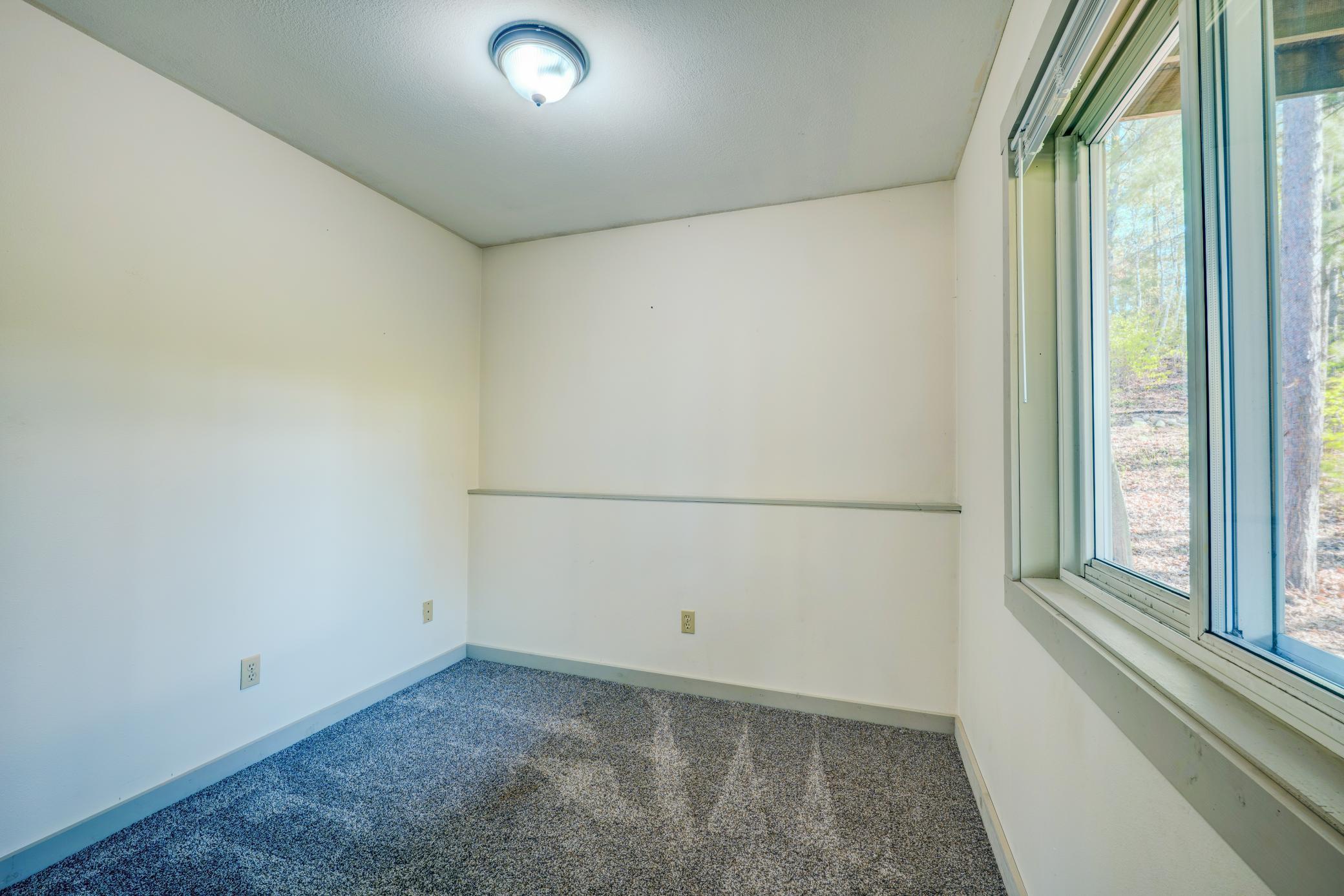 101 Summit Avenue W Property Photo 24