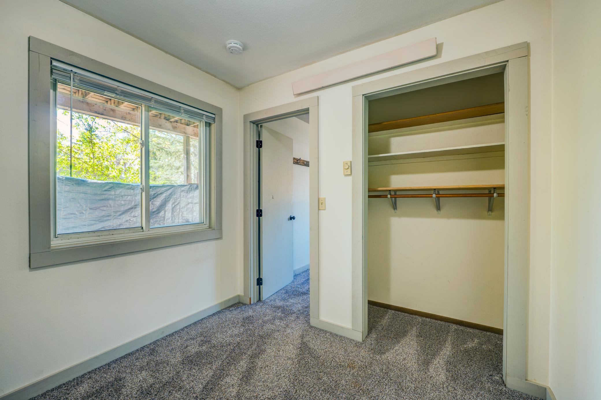 101 Summit Avenue W Property Photo 25