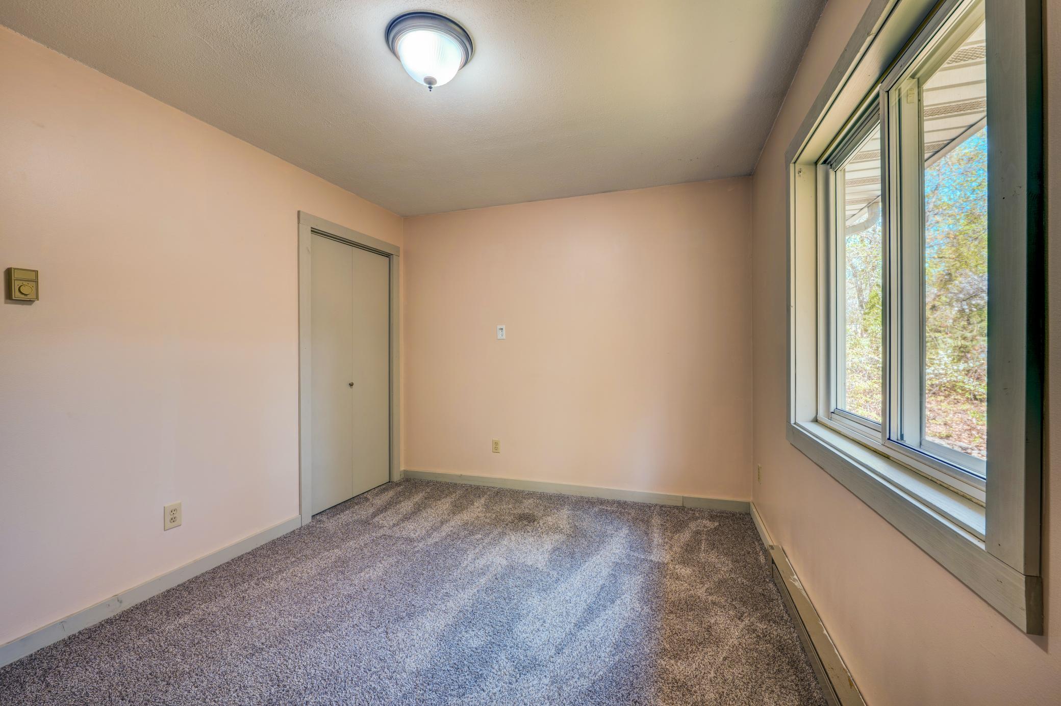 101 Summit Avenue W Property Photo 27